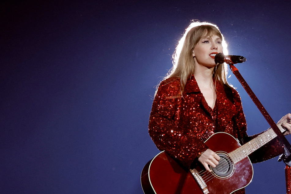 Taylor Swift sparks speculation with deleted Instagram post