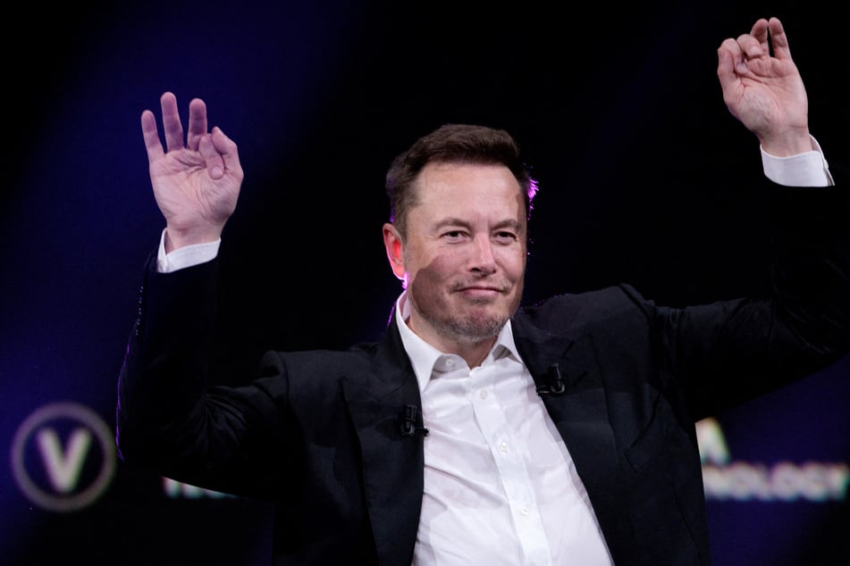 X owner Elon Musk says his company will fund the legal bills of users "unfairly treated" by employers over their social media activity.