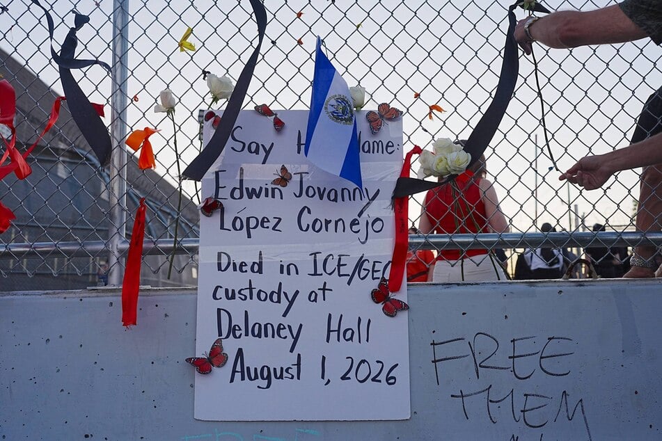 A tribute to Edwin Lopez-Cornejo, hung on a fence outside Delaney Hall Detention Camp.