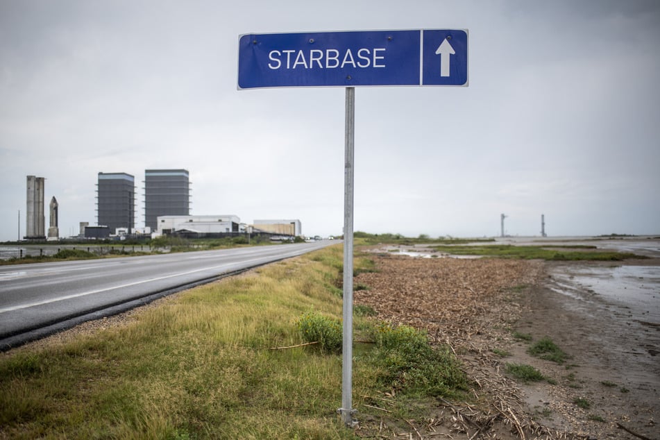 SpaceX Starship explodes during "routine" test in "catastrophic failure"