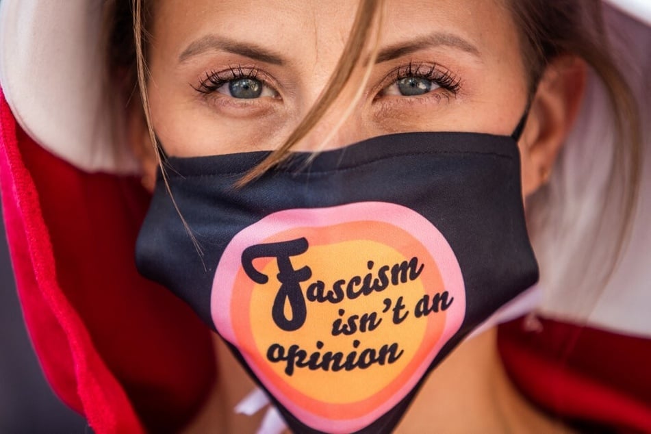 Jodie Sweetin at a women's right protest in 2020.