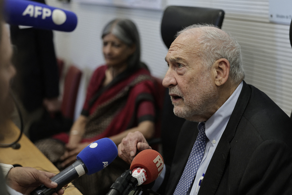 Nobel-prize winning economist scorches US government "run by oligarchs"