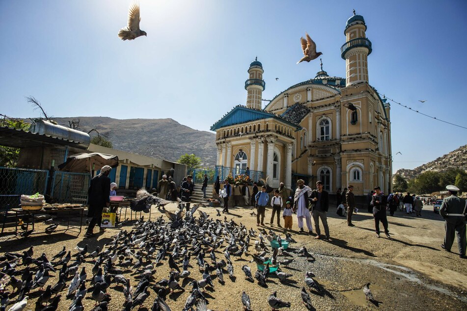 Eleven wounded in hand grenade attack at Kabul's most famous mosque