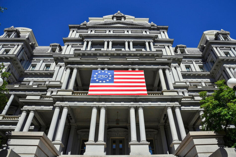 Trump faces fierce resistance from preservationists over efforts to repaint Eisenhower building