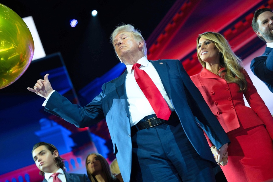 Donald Trump (l.) was joined by his wife Melania Trump (r.) shortly after his speech during day 4 of the convention on Thursday.