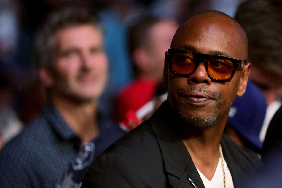 Controversial comedian Dave Chappelle hosted the latest episode of Saturday Night Live, despite rumors that staff for the show were boycotting the episode.