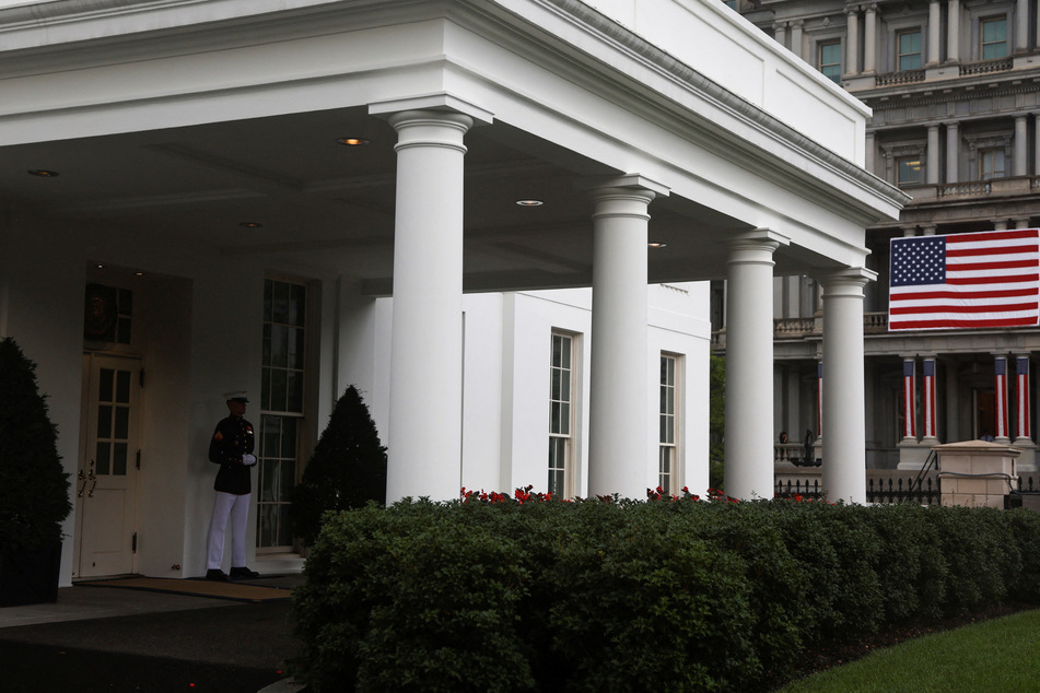 The discovery of cocaine in the White House led to a flurry of speculation and attempts to get the story under control.