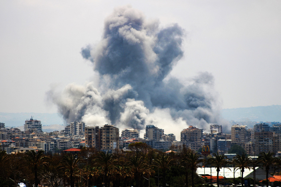 US and Iran exchange fire as Israel's offensive in Lebanon stalls negotations