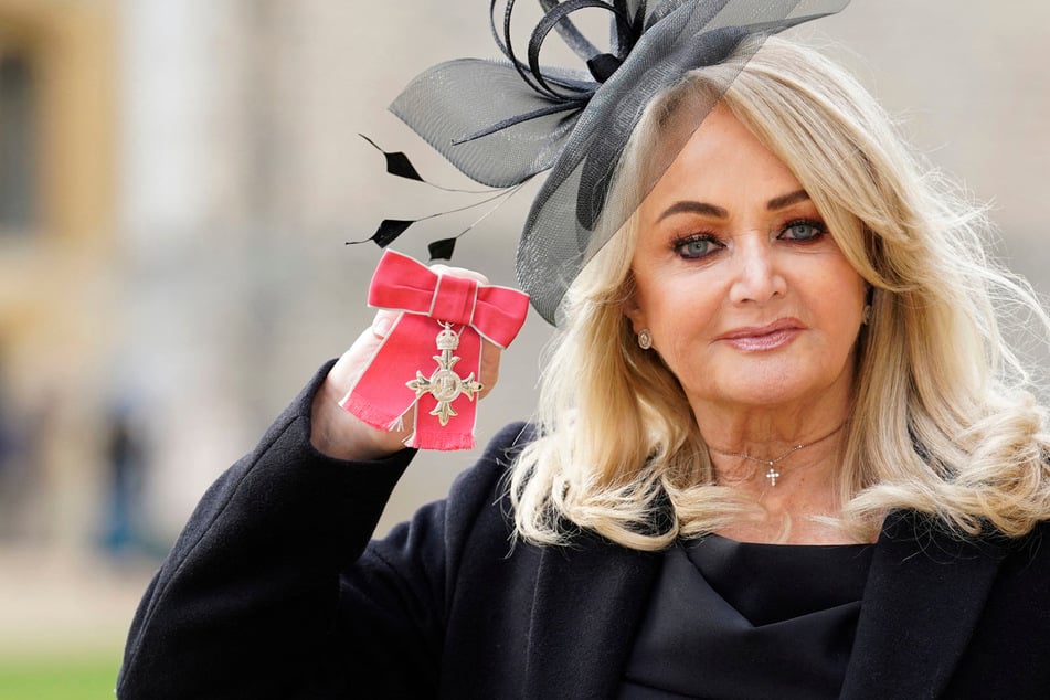 Singer Bonnie Tyler put in induced coma as health takes scary turn