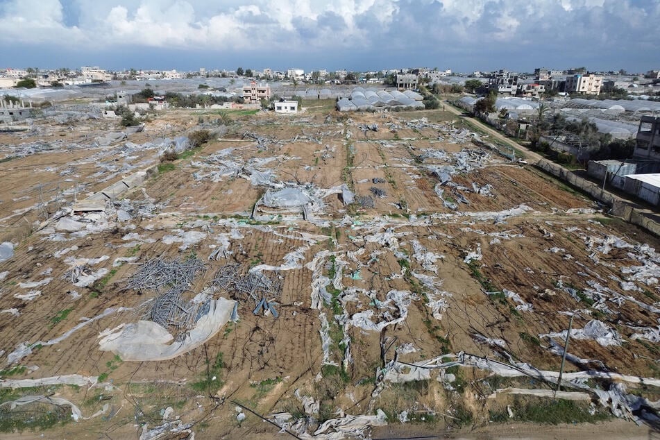 Trump's Board of Peace planning pilot "humanitarian zone" in south Gaza amid fears of forced displacement