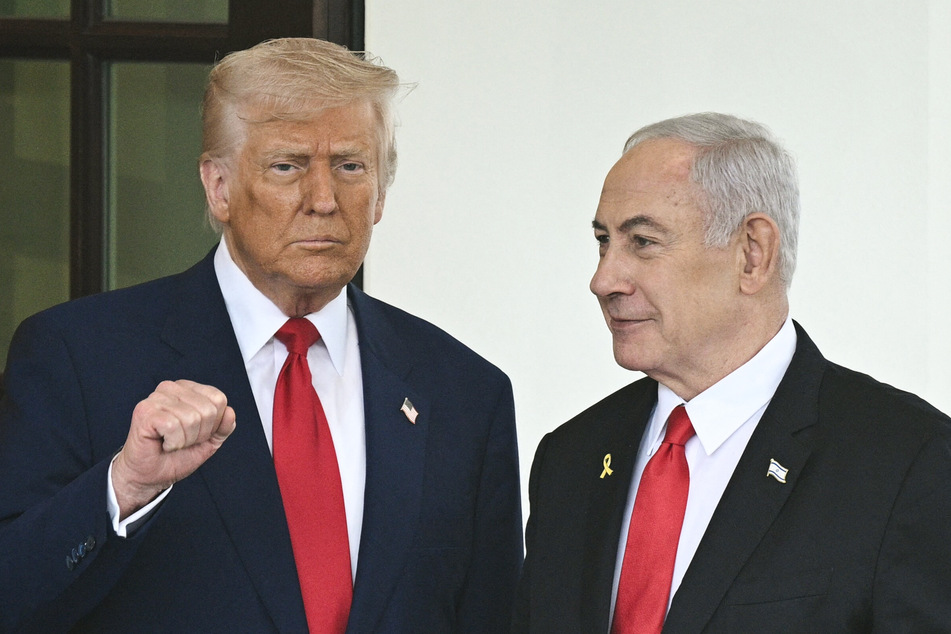 Donald Trump and Benjamin Netanyahu (r.) also discussed Gaza, where a short-lived, US-brokered truce between Israel and Hamas has collapsed.