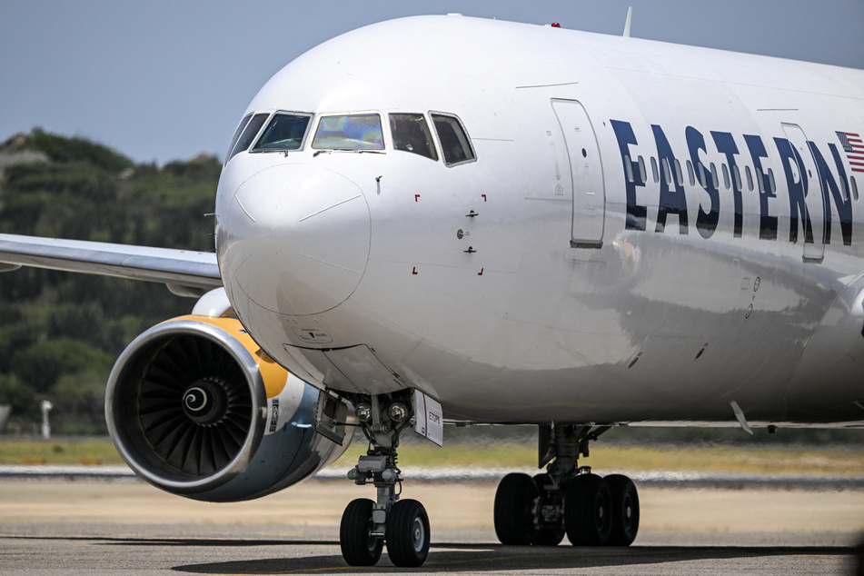 Seven children whose parents were deported from the US without them arrived in Venezuela on Friday on board a flight with 200 other expelled Venezuelans, authorities said.