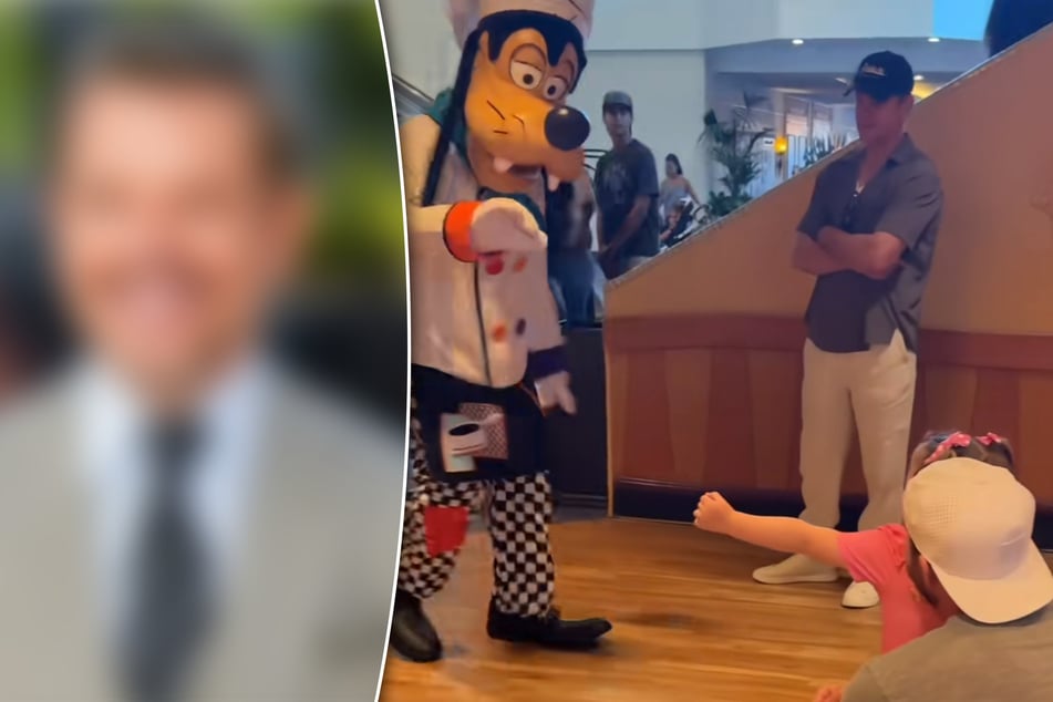 Matt Damon photobombs precious mother-daughter moment at the happiest place on earth!