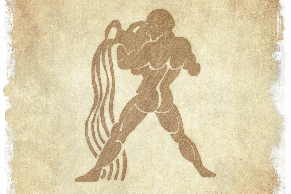 Free Aquarius monthly horoscope for July 2023