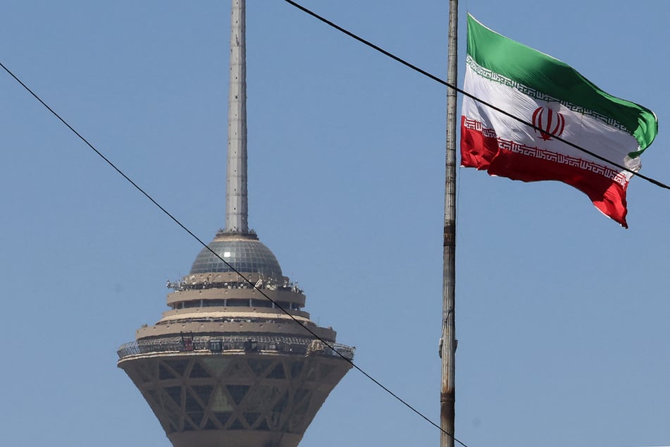 US hits Iran with new strikes despite talks to end war