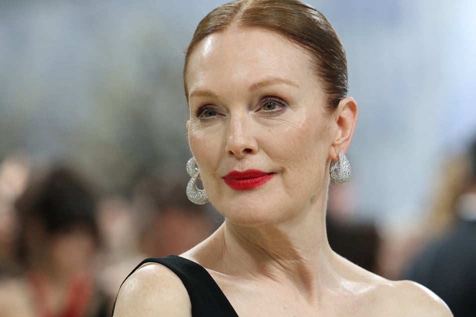 Julianne Moore has called out the declining representation of women in Hollywood movies.