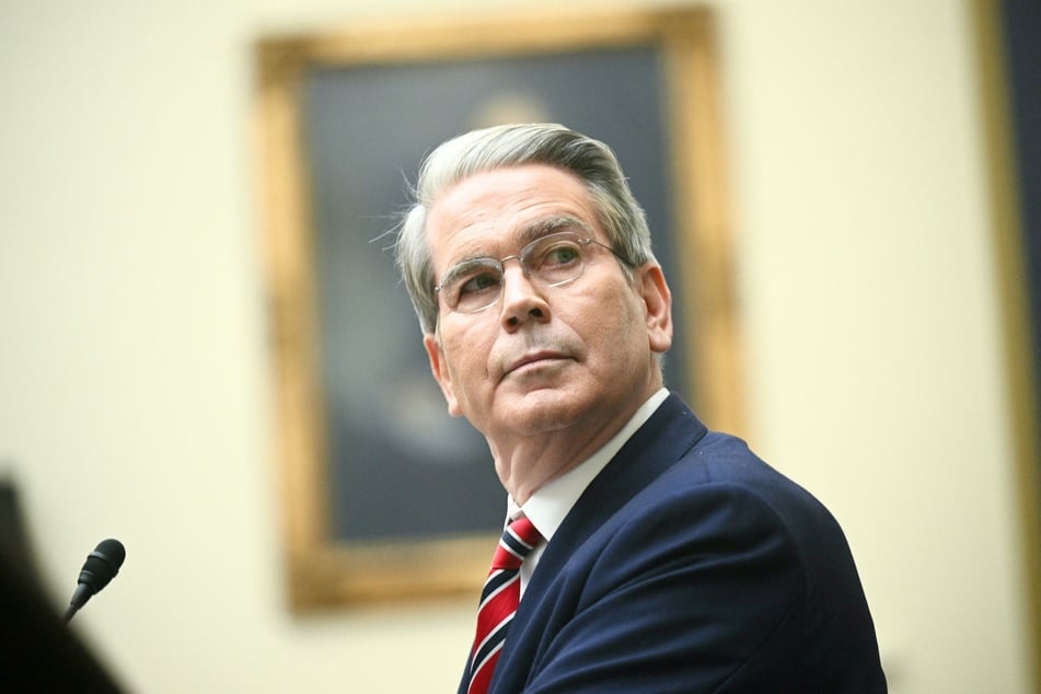 During a recent dinner with his fellow Trump administration officials, Scott Bessent reportedly threatened to punch his colleague.