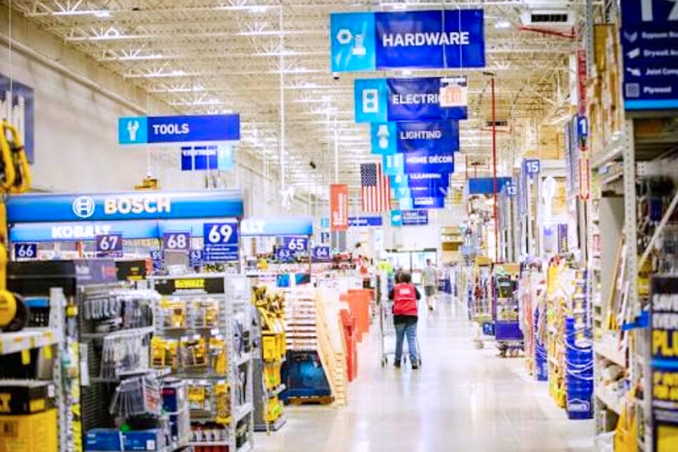 Here's what you need to know about DEWALT Days at Lowe's