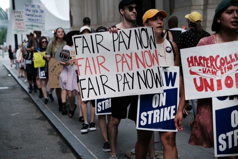 HarperCollins workers give their strike a happy ending by approving tentative contract deal
