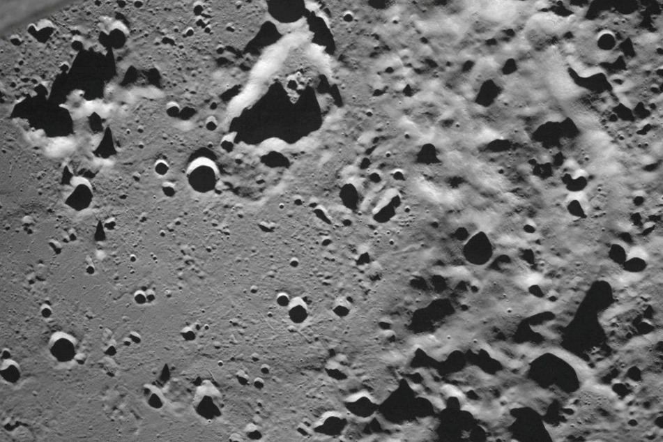 Russia's Luna-25 probe crashes on moon in failed landing!
