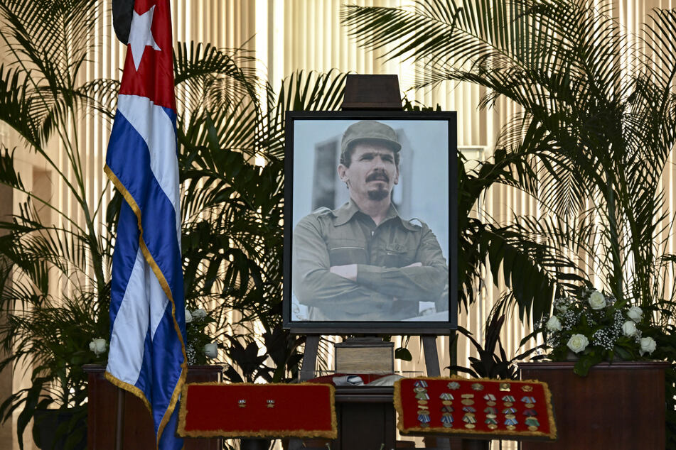 Cubans bid farewell to revolution hero Ramiro Valdes