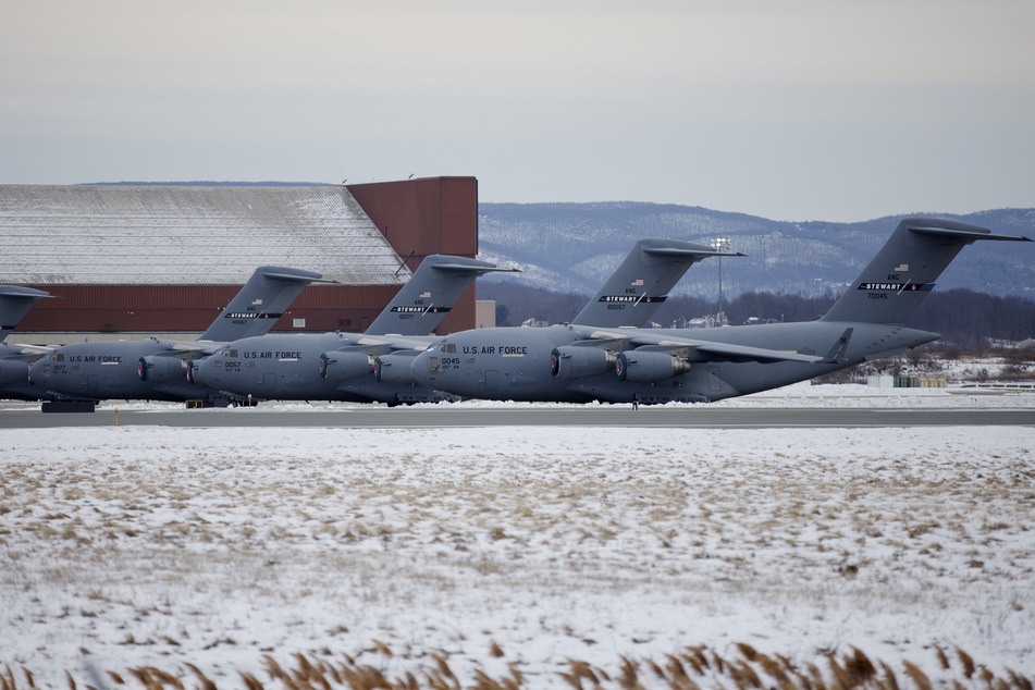 The State Department has approved the sale of services and equipment to Canada which will help maintain its C-17 military cargo plane fleet.