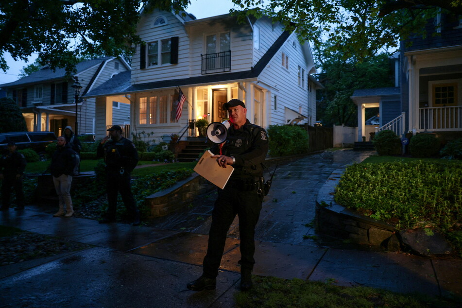 Armed man arrested at Justice Brett Kavanaugh's home after making death threats