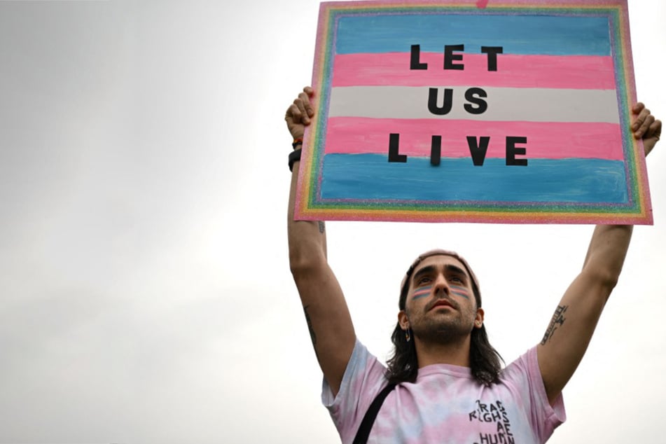 Missouri judge makes last-minute intervention in gender-affirming care ban