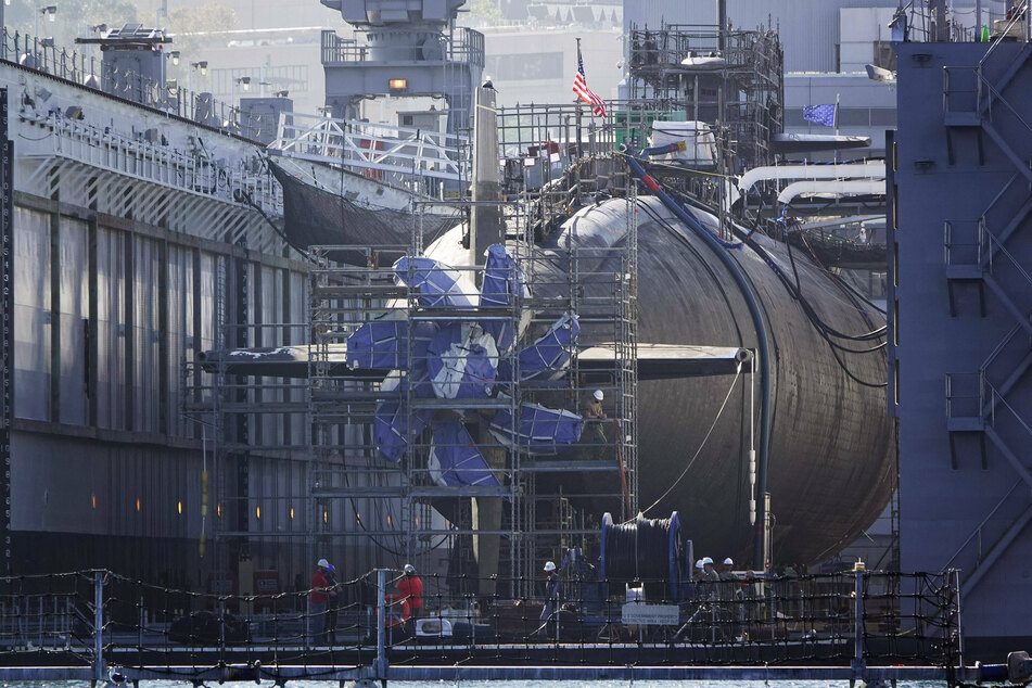 Navy engineer and wife arrested after trying to sell submarine secrets in a peanut butter sandwich!