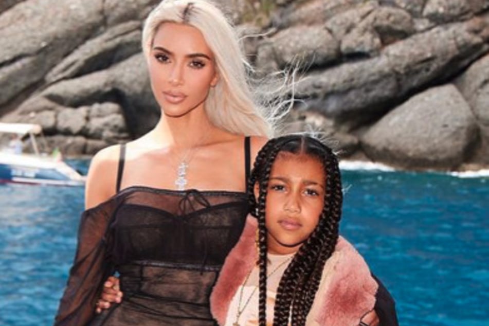 Florence, Italy, was recently visited by the Karashian-Jenner clan for Kourtney Kardashian's wedding to Travis Barker. Kim Kardashian (l.) and her daughter North were among the VIPs.