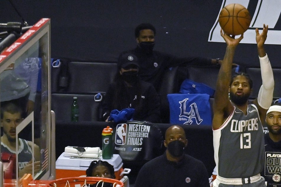 NBA Playoffs: The Clippers stay alive by topping the Suns on their home court in Game 5
