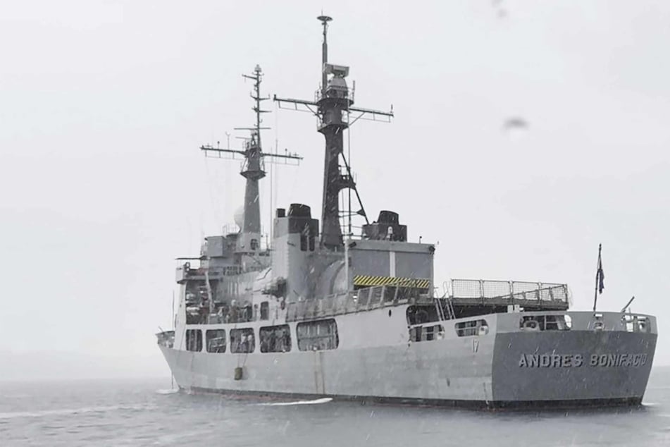 US to build Philippines boat repair facilities close to disputed South China Sea territory