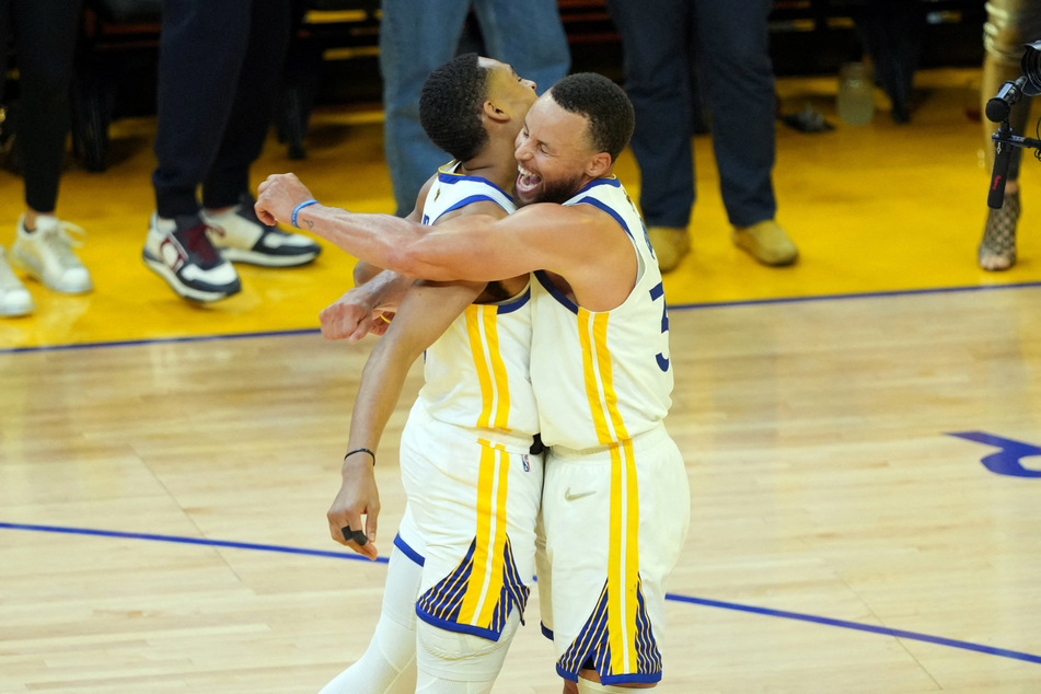 NBA Finals: Warriors bounce back to blow out Celtics