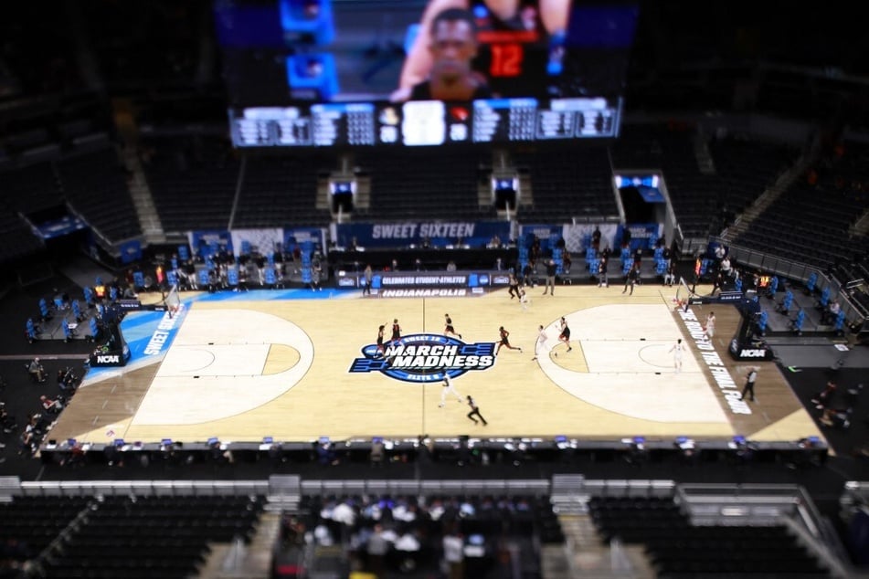 Which college basketball teams can earn a No. 1 seed in March Madness?