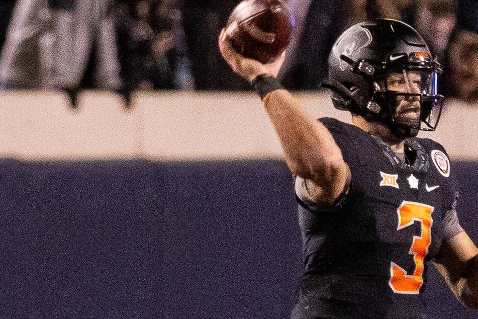 NCAA Football: The Cowboys make a late-game comeback to slip by the Sooners