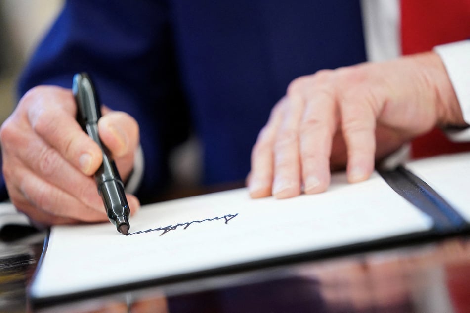 Donald Trump has signed an executive order prohibiting companies with DEI polices from doing business with the federal government.