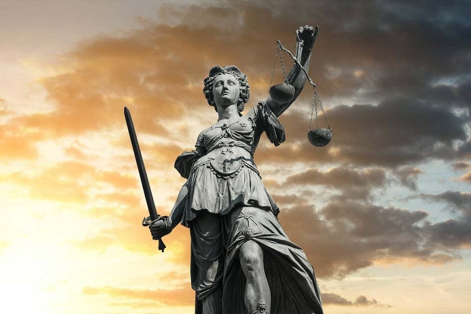 For the latest updates on the US judicial system, and the biggest legal cases, stick to TAG24 NEWS.