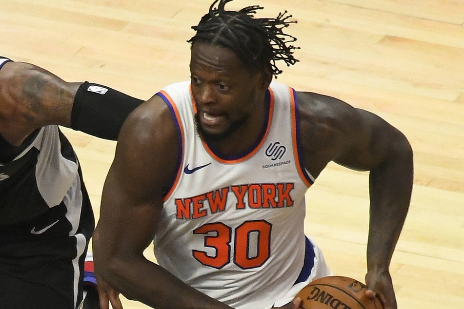 NY forward Julius Randle led all scorers with 32 points.