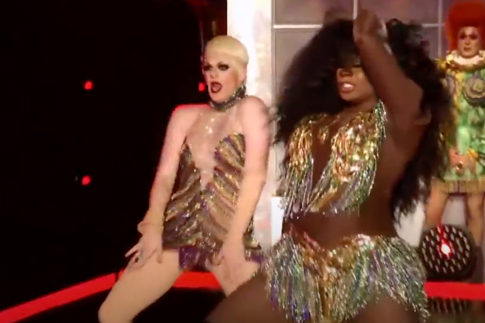 The episode ended with a showdown between LaLa Ri (r.) and Elliott with 2 Ts.