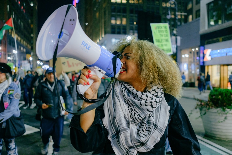 Claudia De la Cruz's 2024 presidential campaign centers cooperation and peace, rather than war and domination.