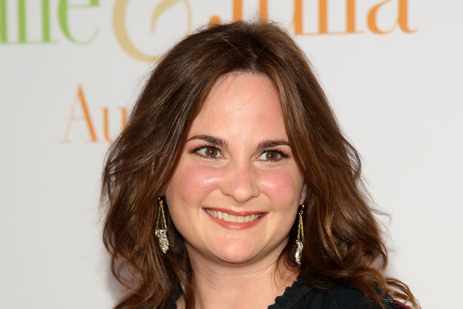 Julie Powell is survived by her husband Eric Powell.