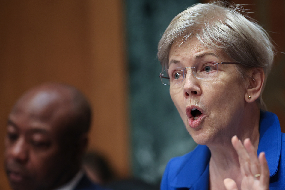 Elizabeth Warren urges Trump to release "critical" jobs report amid shutdown
