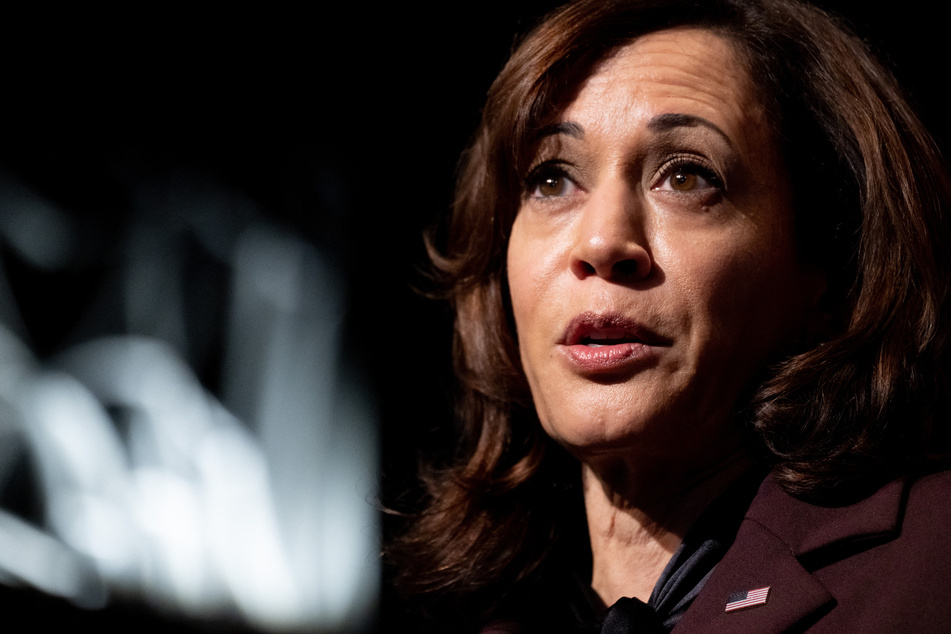 Busloads of migrants land on Vice President Harris' door amid freezing temps