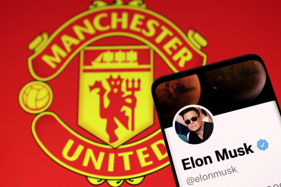 Elon Musk tweets about buying Manchester United, then backs down