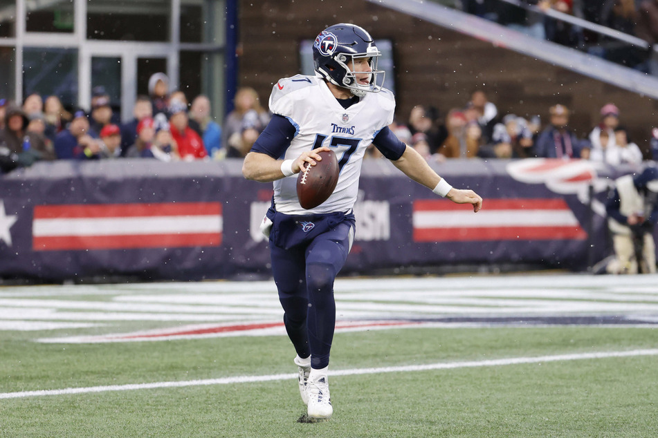 Titans quarterback Ryan Tannehill threw a touchdown against the 49ers.