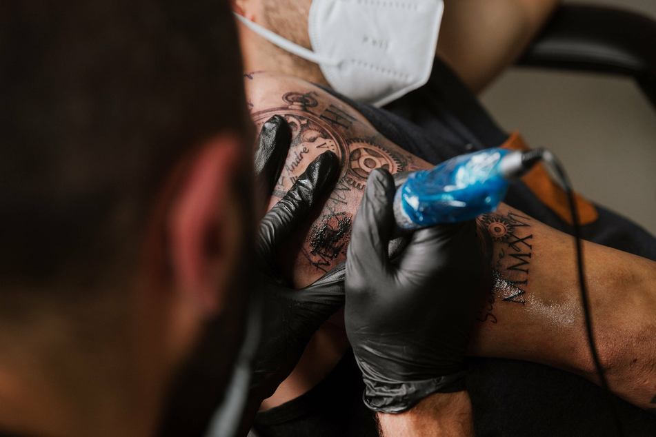 First ever remote tattoo! Woman gets inked from 300 miles away