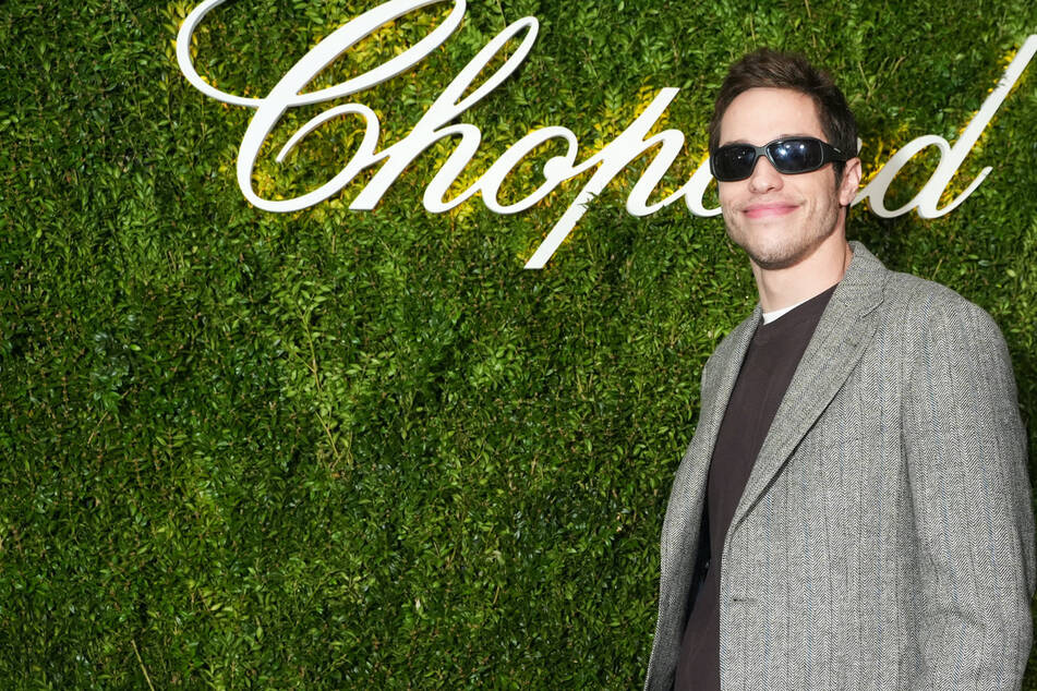 Pete Davidson says he "wasn't in anyone's DMs" despite criticism over A-list romances