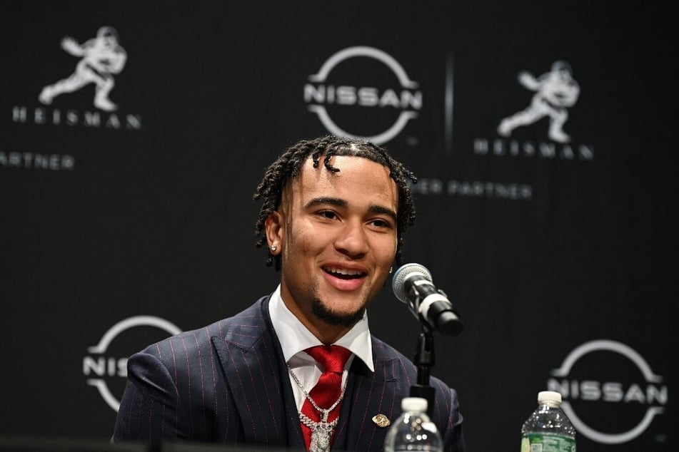 Ohio State star quarterback, CJ Stroud gave each member of his team a $500 gift card to Express towards new suits for the season opener.