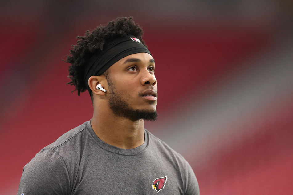 Arizona Cardinals wide receiver Rondale Moore warms up before the game against the Los Angeles Rams on November 26, 2023.