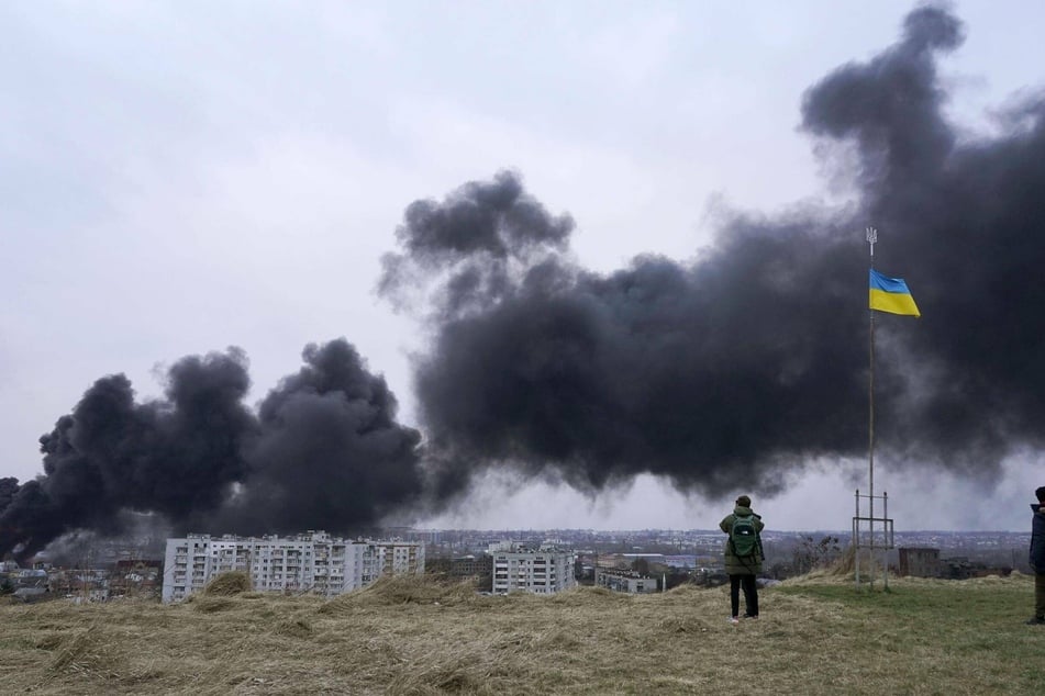 Ukraine war: Heavy fighting continues as Russia reacts to Biden's Putin remarks